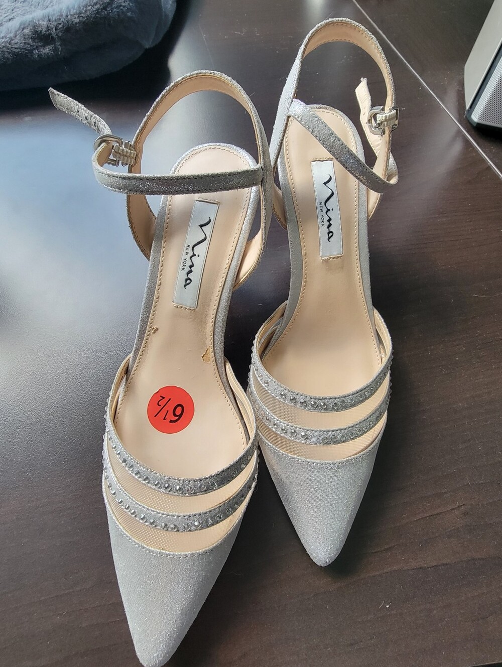 Nina Sparkle Silver Strappy Low Heel Sandals Size 6 1/2 NWOT